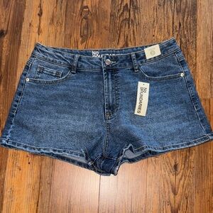 No Boundaries denim shorts NWT
